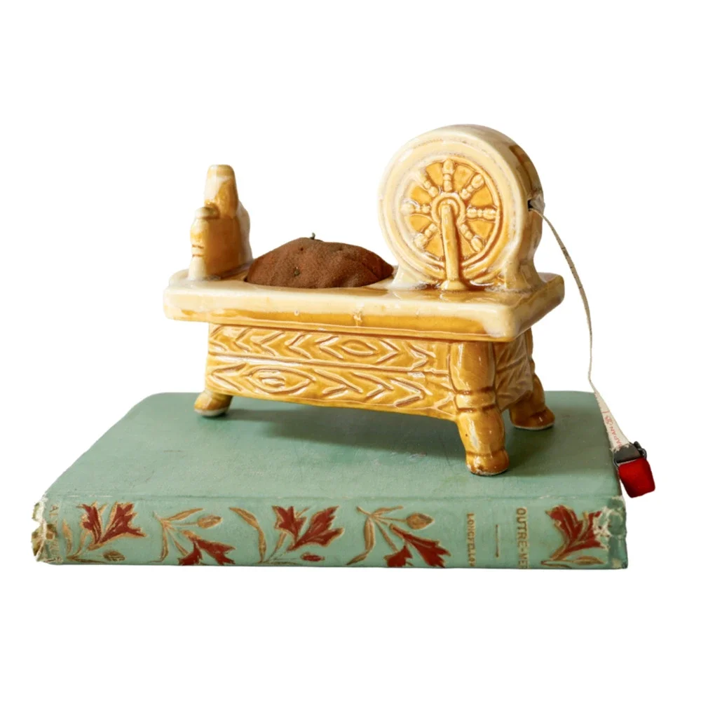 VTG Enesco Spinning Wheel Sewing Caddy Tape Measure Pincushion Farmhouse Cottage